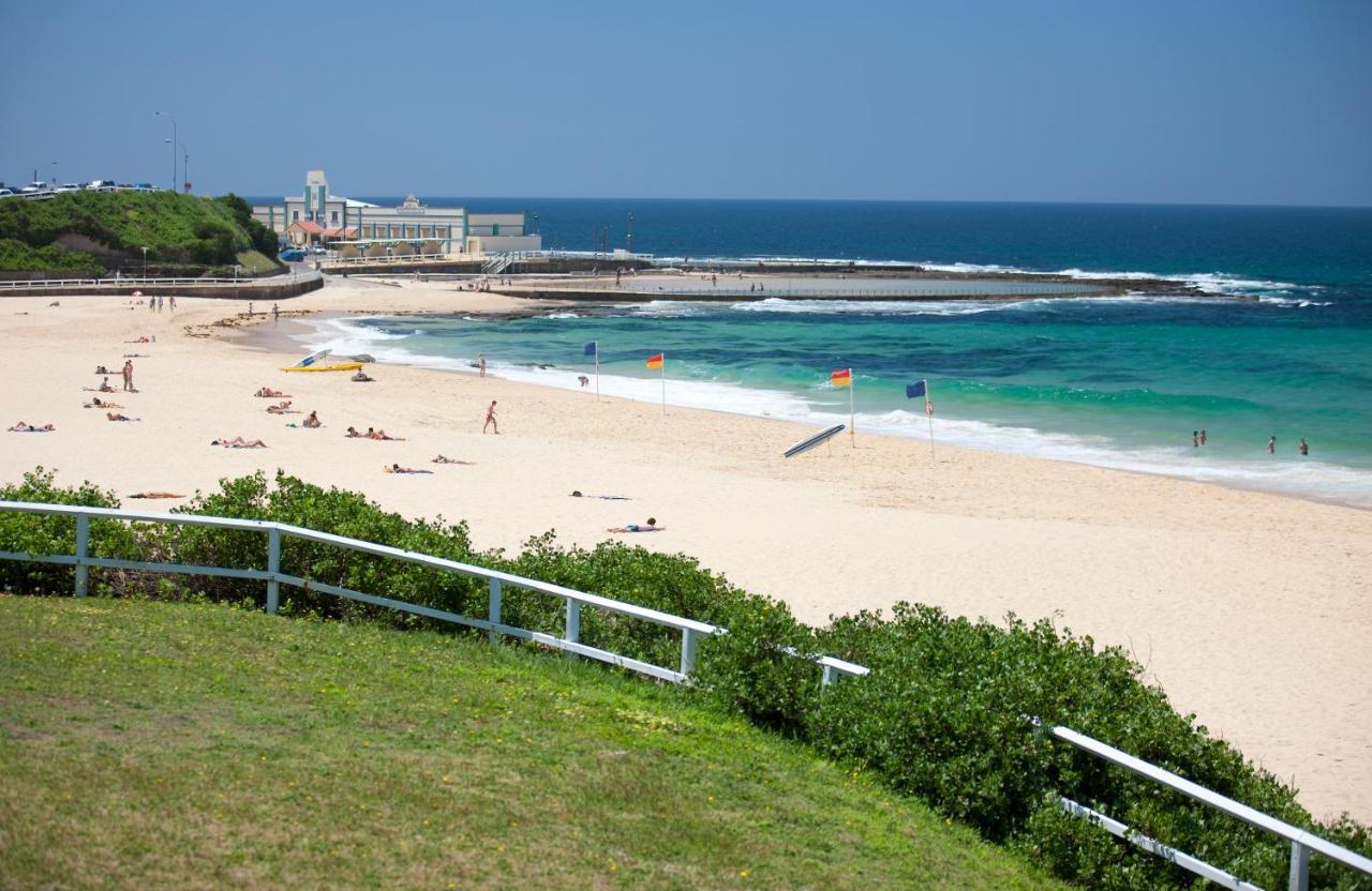 Novotel Newcastle Beach Exterior photo